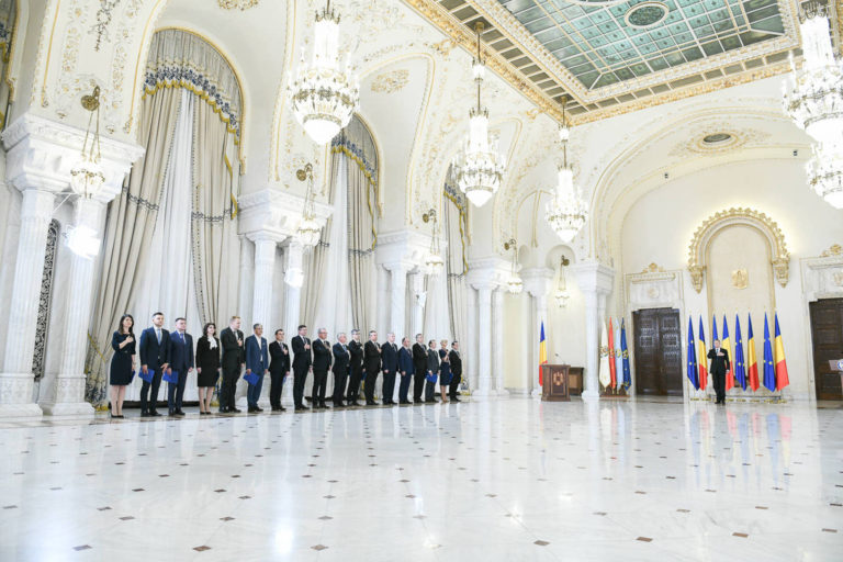Victor Costache este, oficial, ministru al Sanatatii, dupa ce a depus juramantul