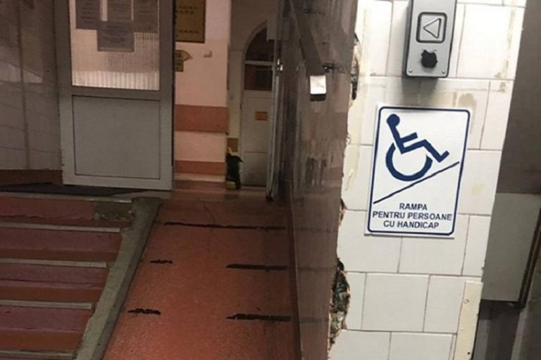 Sorina Pintea critica «mizeria» din curtea Spitalului Clinic de Urgenta Cluj