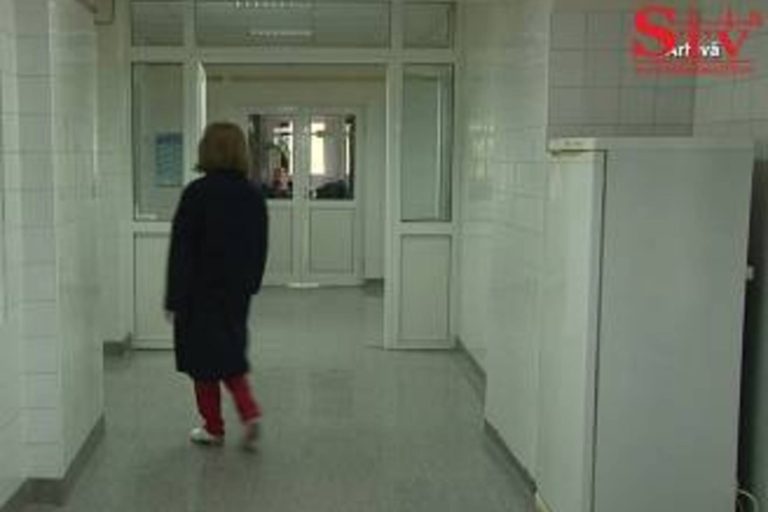 Sindicalistii reclama ca in spitale sunt angajati cu sute de ore suplimentare neplatite, salariatii spun ca nu sunt pontati