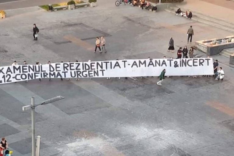 Consiliul National al Colegiului Medicilor din Romania reactioneaza dupa amanarea concursului de rezidentiat