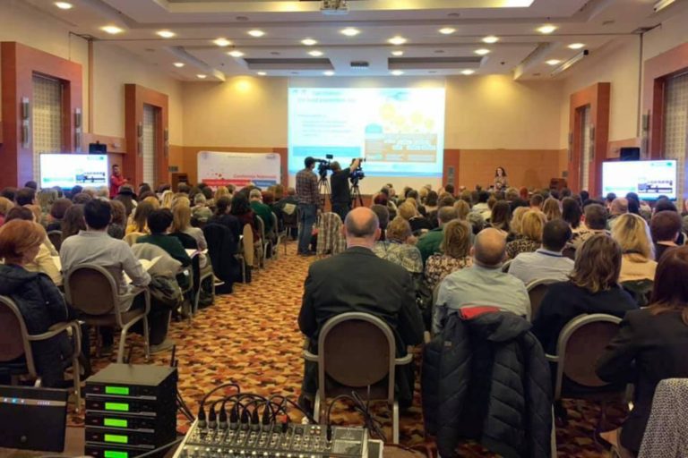 RoVaccin 2019: Medicisi autoritati dezbat problema vaccinarii in Romania