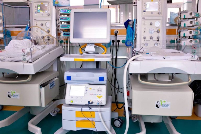 Aparatura de 40.0000 de euro pentru prematurii de la Elias; dotarea, realizata de Salvati Copiii