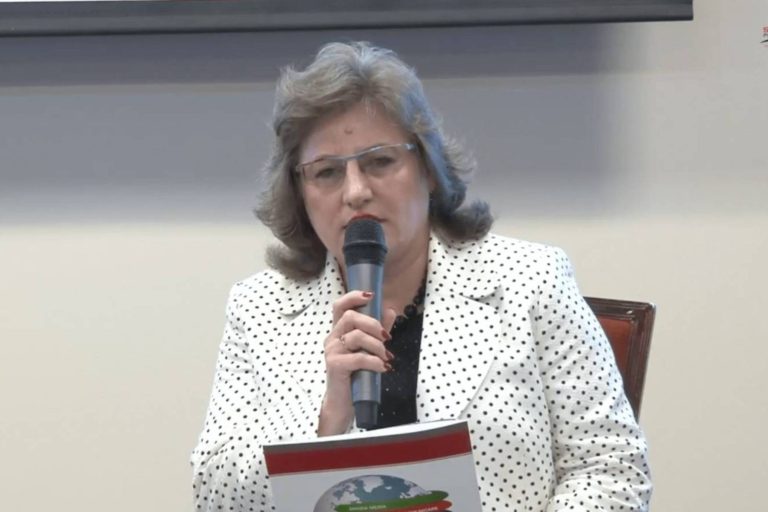 Incidenta crescuta a tiroiditei cronice autoimune in randul pacientilor cu hepatita C tratati cu interferon, atrage atentia Diana Paun
