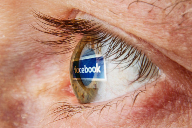 OMS, serviciu chatbot prin Facebook Messenger pentru combaterea dezinformării legate de coronavirus   