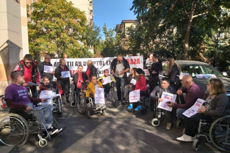 „Dreptul la viatasi la tratament este un drept fundamental” – mesajul pacientilor cu amiotrofie spinalasi al rudelor acestora
