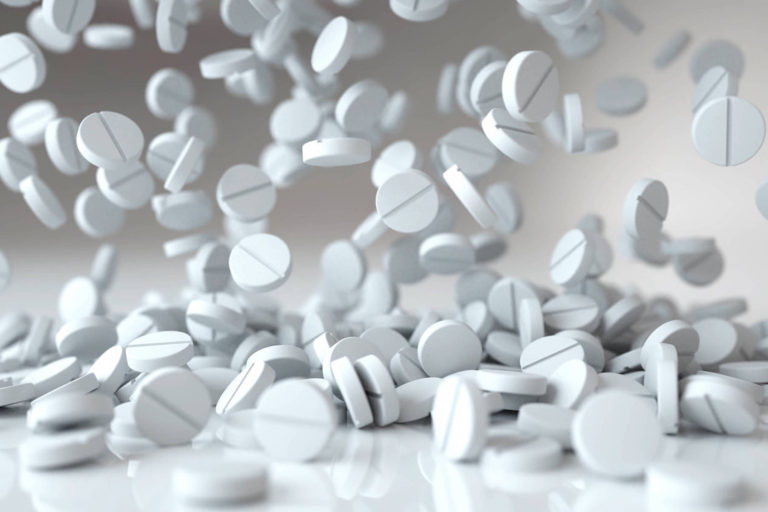 PRIMER: Rugăm populaţia să nu îşi facă stocuri de Paracetamol sau de alte medicamente