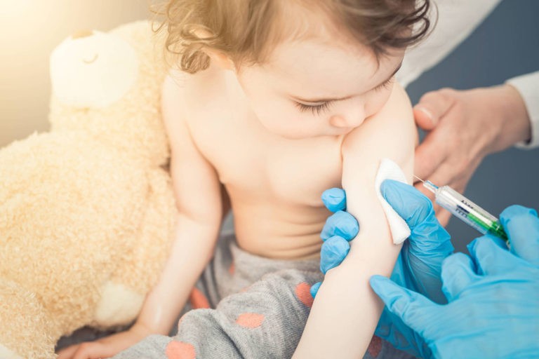 Avertisment pentru gripa: Atentie sporita la bebelusii mai mici desase luni