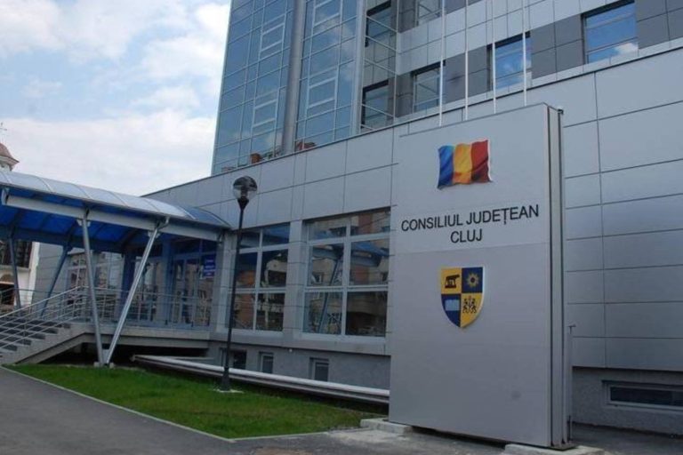 Consiliul Judeţean Cluj o acuza pe Sorina Pintea ca foloseste sanatatea drept lance in campania electorala