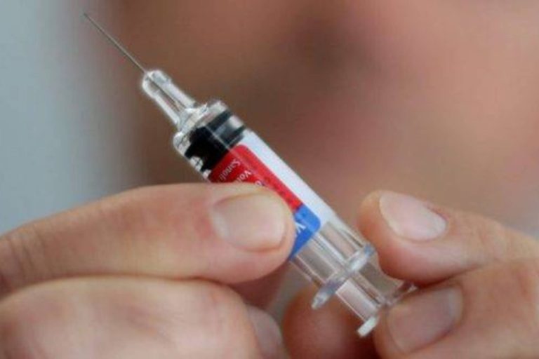 GCS: Primele 10.000 de doze de vaccin anti-COVID-19, aduse în ţară vineri