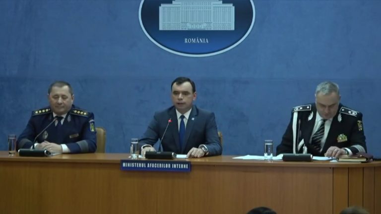 Eliberarea permiselor auto și pașapoartelor, doar cu programare online