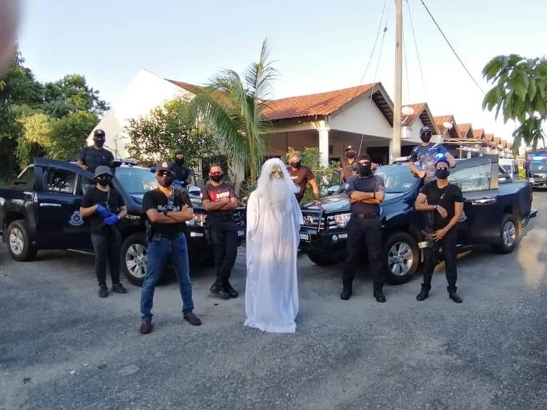 Coronavirus: În Malaysia și Indonezia poliția apelează la „fantome” pentru a ține oamenii în casă