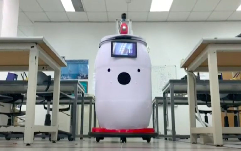 Un robot medical a fost creat în Malaezia pentru supravegherea pacienţilor cu COVID-19