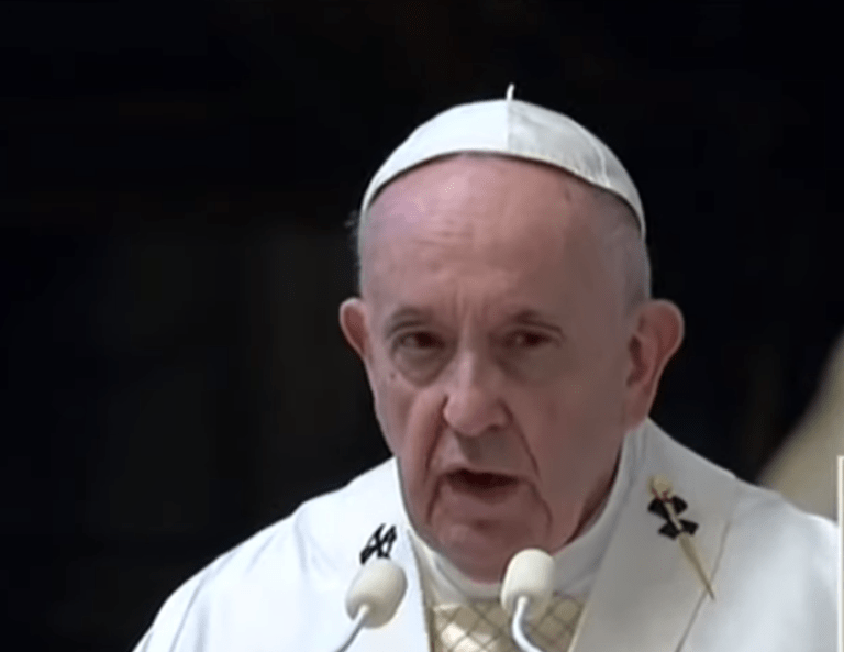 COVID-19: Cadrele medicale care și-au pierdut viața se alătură listei ”crucificaților istoriei”, spune Papa