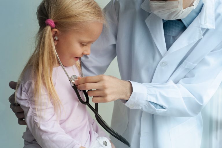 Mecanismul ce provoacă răspunsul inflamator la copiii bolnavi de COVID-19 a fost descoperit