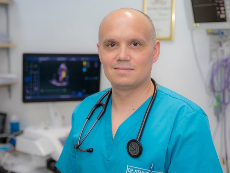 Aplicație de monitorizare a datelor despre SARS-CoV-2, implementată de Spitalul Militar Central