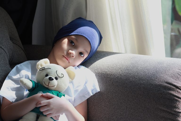 Studiu: Cercetătorii au dezvoltat o nouă terapie pentru cel mai comun tip de cancer întâlnit la copii