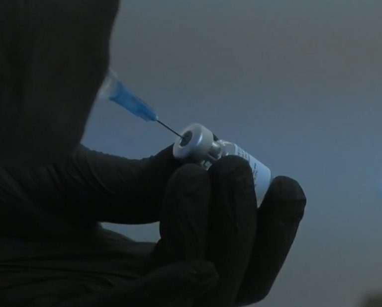CNCAV: 408 persoane vaccinate anti-COVID-19 cu prima doză în ultimele 24 de ore