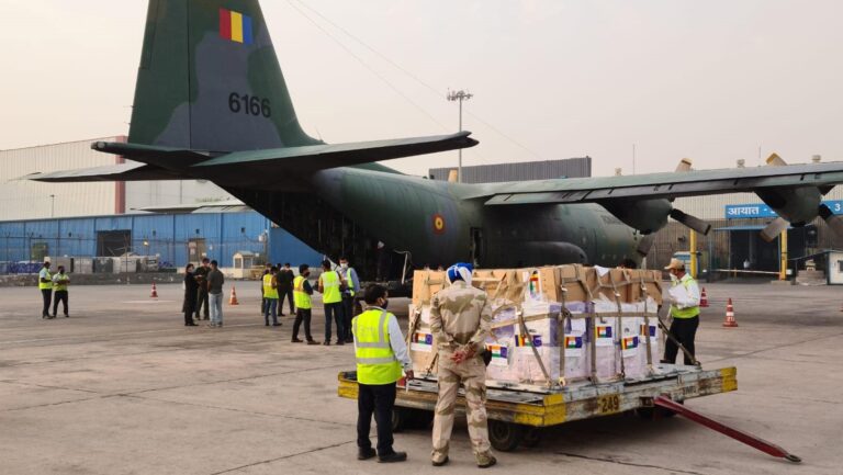 DSU: Echipamentele medicale și buteliile cu oxigen donate de România au ajuns în New Delhi