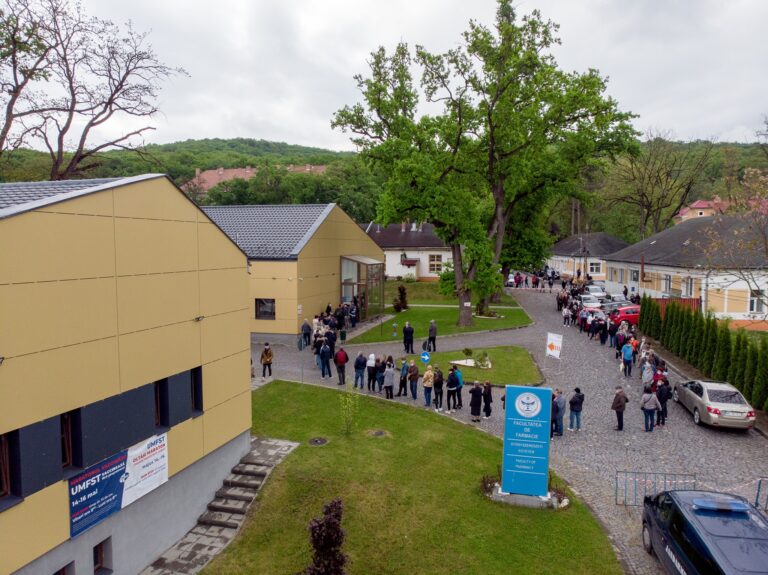 Maraton al vaccinării la UMFST Târgu Mureș: Peste 7.000 de persoane vaccinate anti-COVID-19