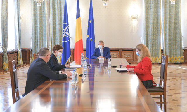 Președintele Klaus Iohannis: Virusul cu care ne confruntăm este departe de a fi ținut sub control