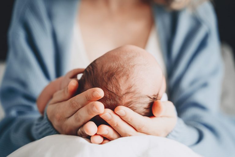 OMS cere o schimbare radicală a modului în care îngrijirile la terapie intensivă neonatală sunt acordate bebeluşilor prematuri