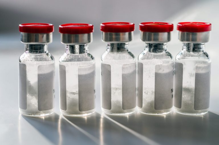 Marea Britanie: Contractul pentru achiziţia de vaccinuri anti-COVID-19 Valneva, reziliat