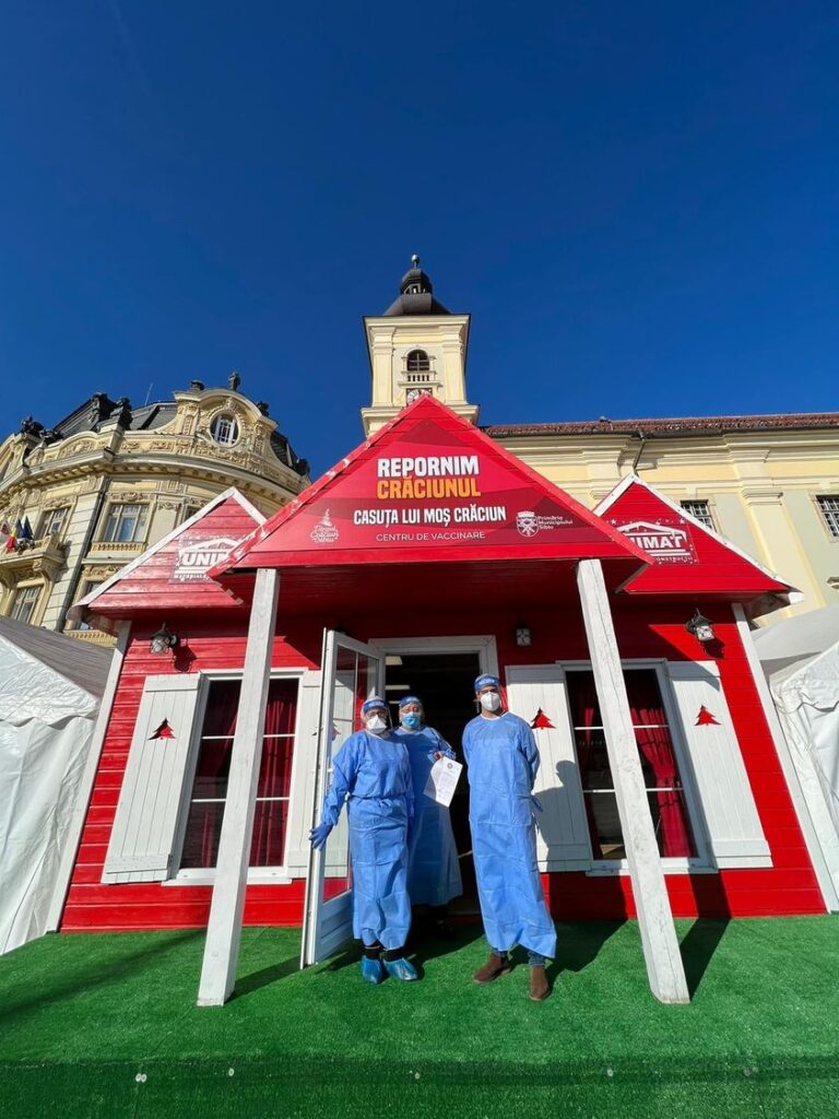 Centru de vaccinare cu tematică de Crăciun, la Sibiu