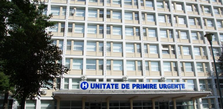 SJU Suceava: Medicii au extras mai multe obiecte metalice din stomacul uni pacient