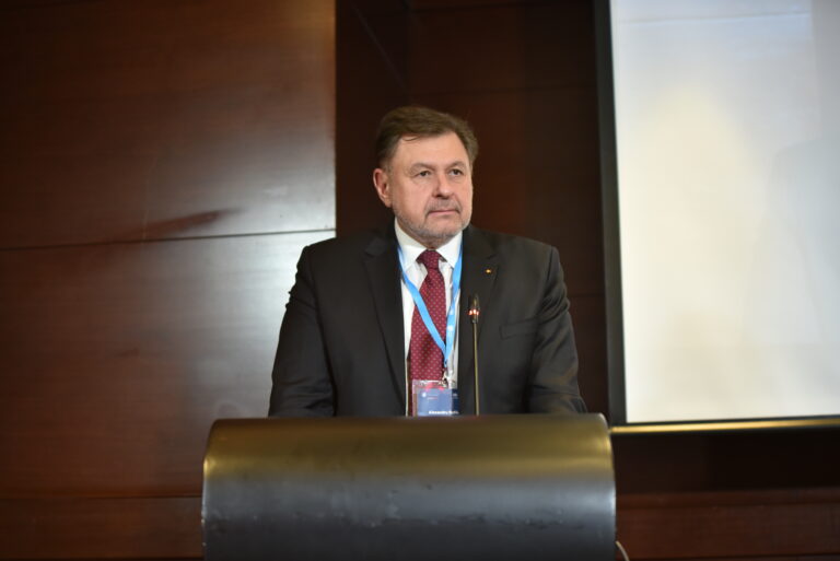 Ministrul Rafila: Investiţiile trebuie întotdeauna corelate cu o politică pe termen mediu de dezvoltare a resurselor umane