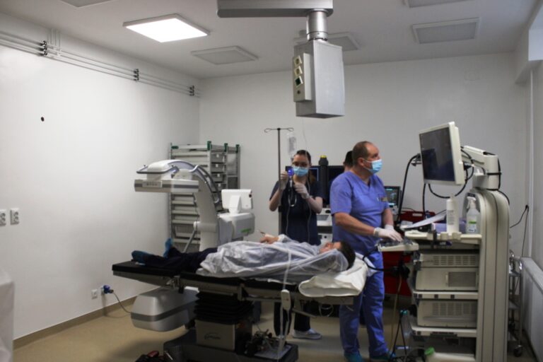 Pacienții clujeni se bucură de un nou centru de endoscopie intervențională. Ce servicii medicale oferă
