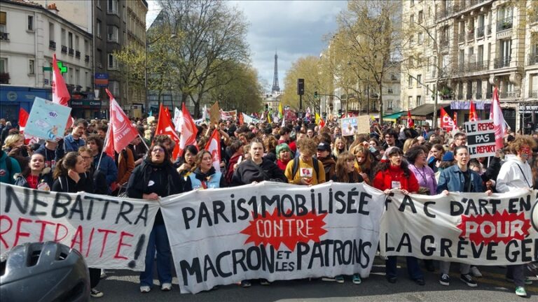 BNS își invită membrii să protesteze la… Paris