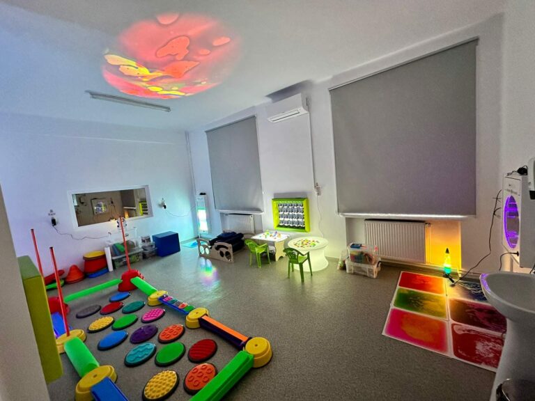 Cameră de stimulare multisenzorială pentru terapia copiilor cu deficiențe neuropsihomotorii, funcțională în cadrul SJU Baia Mare