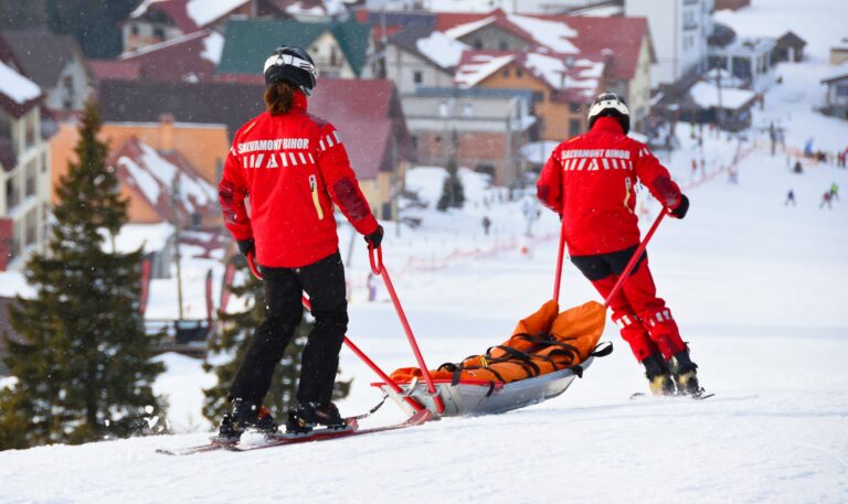 Salvamont: 23 persoane, preluate de ambulanțe, în ultimele 24 ore