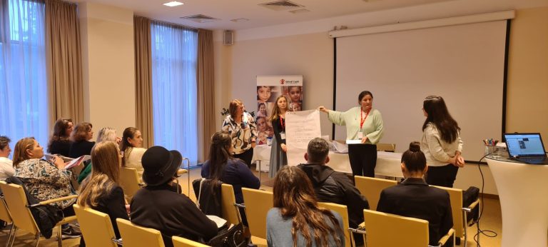 Salvați Copiii România: Zeci de profesori instruiți asupra prevenirii consumului de droguri