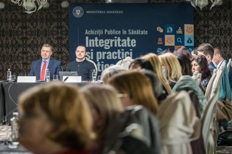 Rafila: Traversăm o perioadă fără precedent cu programe majore de finanțare care generează mii de achiziții publice. Trebuie să vorbim cât se poate de deschis despre integritate și anticorupție
