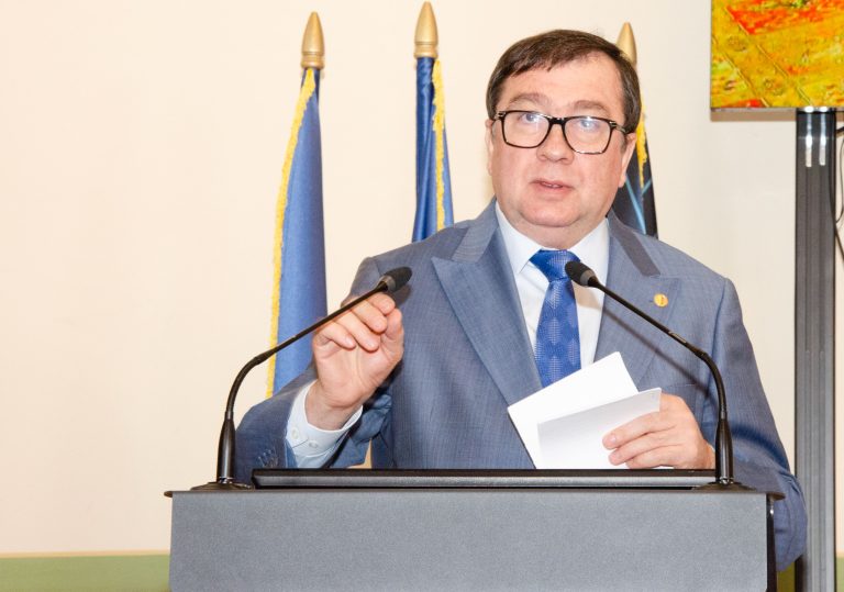 Rectorul UMFCD: Aproximativ 2,3 milioane de persoane sunt diagnosticate cu afecţiune cronică respiratorie