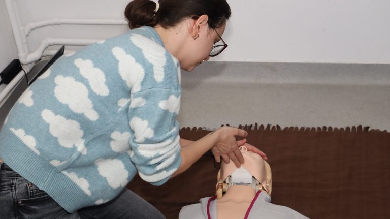 ASSMB: Cursuri de prim ajutor pentru medicii de la Spitalul Clinic de Psihiatrie Prof. Dr. Alexandru Obregia