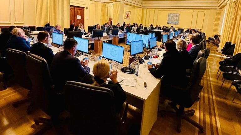 Comisia de Sănătate adoptă modificări pentru creșterea accesului la îngrijiri medicale