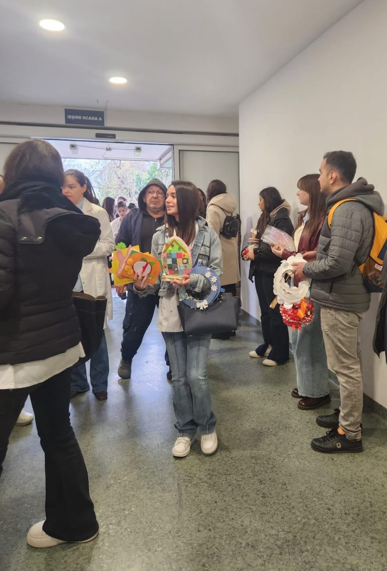 Zâmbete de Paște pentru pacienții Spitalului Județean Arad, oferite de cei mai mici arădeni