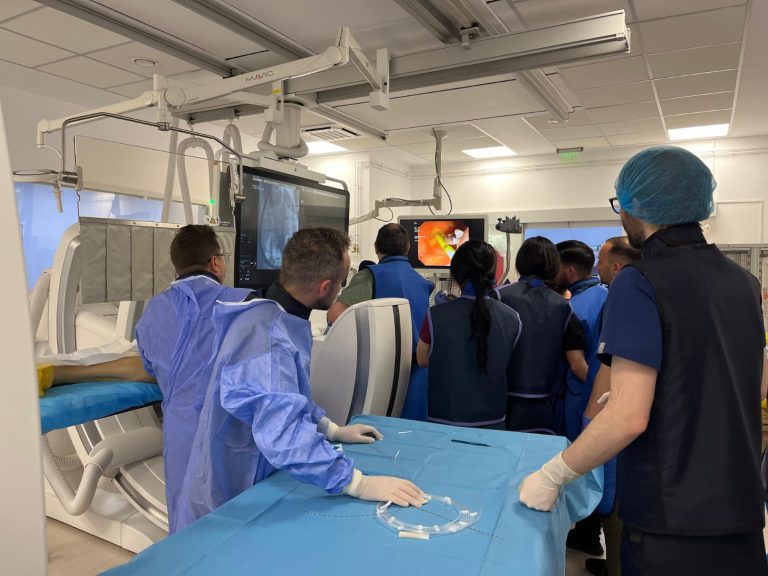 Premieră medicală la SCJU Sibiu: intervenție complexă pentru salvarea unei paciente cu afecțiune biliară gravă