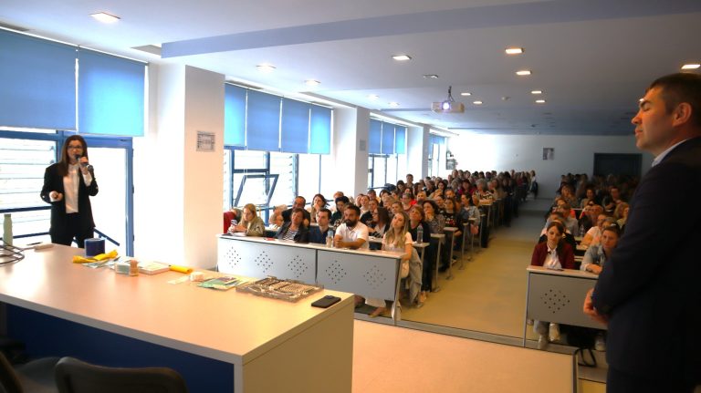 Curs despre sterilizarea instrumentarului organizat pentru peste 200 de medici stomatologi ASSMB