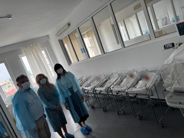 Pitești: Secția Neonatologie primește produse esențiale donate de Asociația DAR