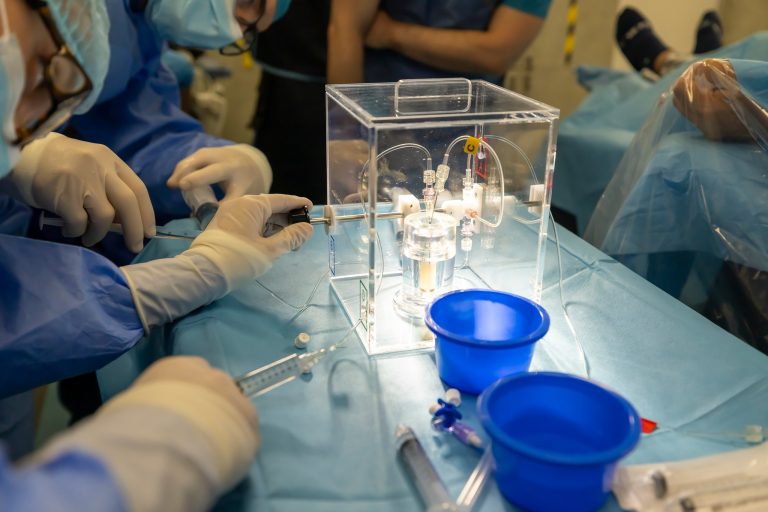 SUUMC a realizat în premieră tratamentul tumorilor hepatice secundare prin radioembolizare cu microsfere de Yttrium-90