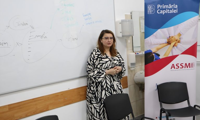 Relație mai bună între părinți și adolescenți, prin noul proiect lansat de ASSMB: Wi-Fi Emoțional