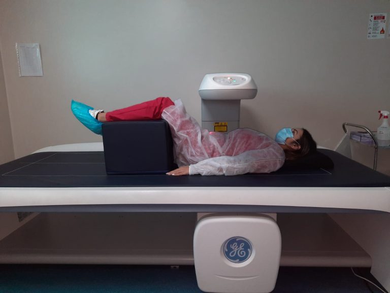 Serviciu gratuit de testare a osteoporozei, prin bilet de trimitere, la IRO Iași
