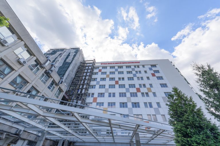 Control la Spitalul pentru Copii „Sfânta Maria” din Iași: Nouă copii infectați cu bacteria Serratia Marcescens. Șase decese, în unitatea sanitară