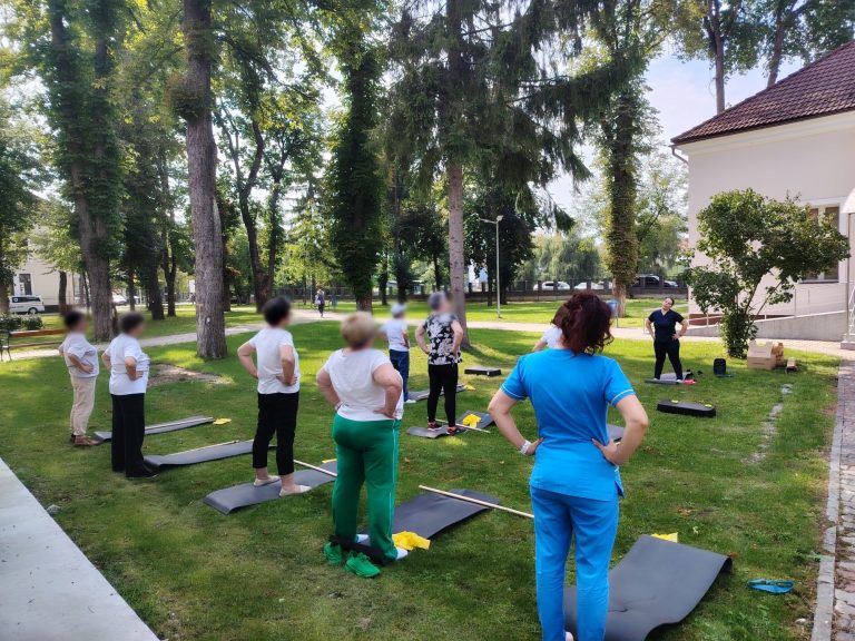 Pacienții oncologici de la Spitalul Județean Bistrița beneficiază de terapie prin mișcare în aer liber