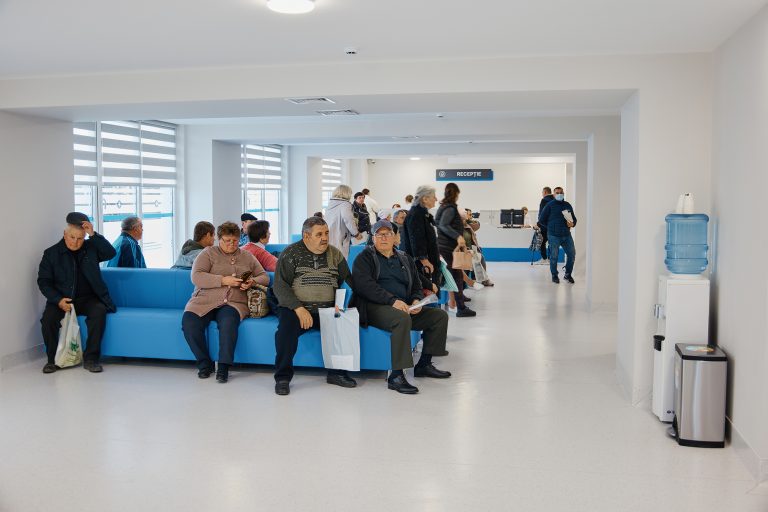 Seniorii din Republica Moldova beneficiază de îngrijiri medicale gratuite prin rețeaua națională de geriatrie