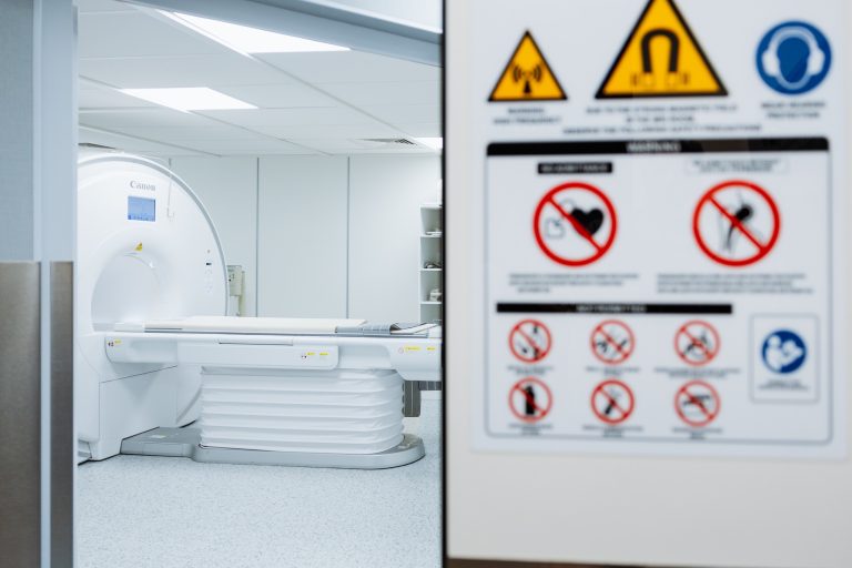 Republica Moldova inaugurează un nou cabinet RMN la Institutul de Neurologie și Neurochirurgie