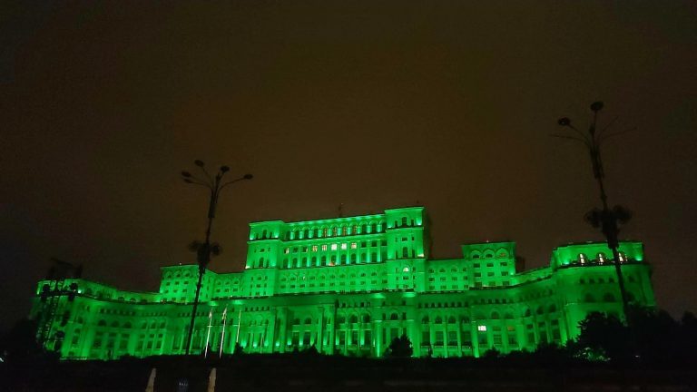 ANT marchează Ziua Europeană a Donării și Transplantului de Organe prin iluminarea Palatului Parlamentului în verde